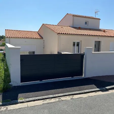 Bel Chez Particulier Calme Et Piscine Apartment